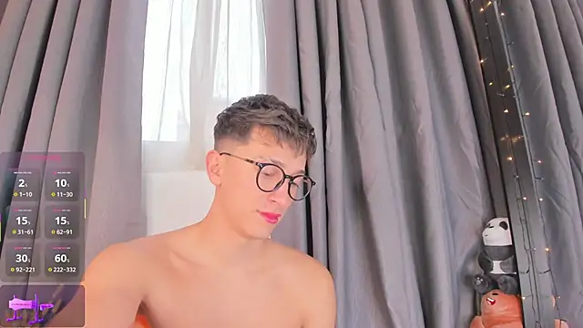 Snapshot of Thiago_jones chatting on 10.11.25 Thiago jones online show from 10.11.25