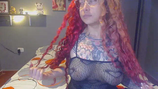 Snapshot of Tattoodreams_lucy chatting on 07.01.26 Tattoodreams lucy online show from 07.01.26