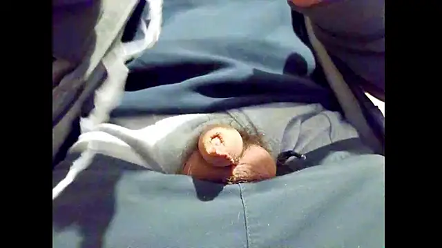 hairyuncut00 online show from 03.17.26