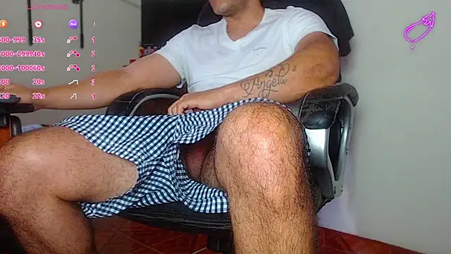 Snapshot of --mAk-- chatting on 01.12.25 --mAk-- online show from 01.12.25