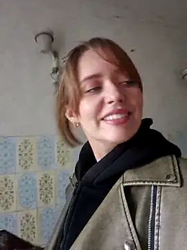 PrettieKate online show from 04.08.26