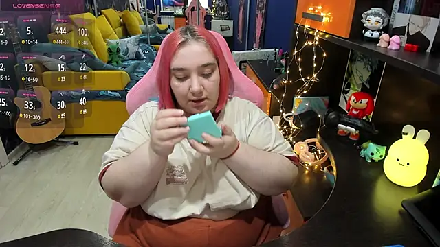 Snapshot of Softie_Sofy chatting on 02.04.25 Softie Sofy online show from 02.04.25