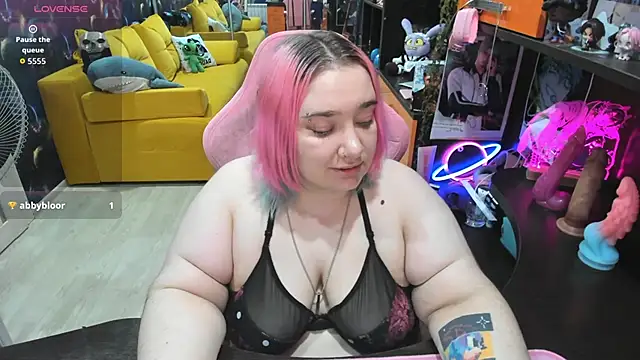 Snapshot of Softie_Sofy chatting on 06.11.26 Softie Sofy online show from 06.11.26
