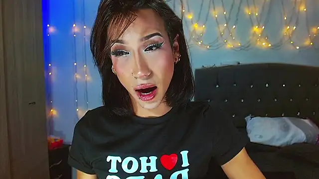 Kenisha Sweet online show from 02.04.25