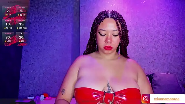 Snapshot of DanniaMonroee chatting on 12.19.24 DanniaMonroee online show from 12.19.24