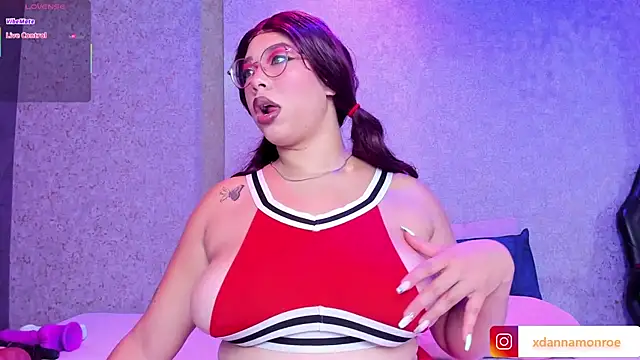 Snapshot of DanniaMonroee chatting on 10.09.25 DanniaMonroee online show from 10.09.25