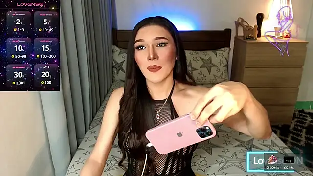 Snapshot of Sexy_Adrestia chatting on 10.24.25 Sexy Adrestia online show from 10.24.25