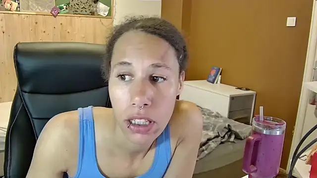 Snapshot of AaliyahHarris chatting on 04.18.26 AaliyahHarris online show from 04.18.26