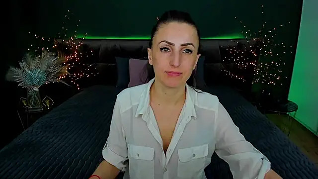 Rebecca Diamond online show from 02.26.25