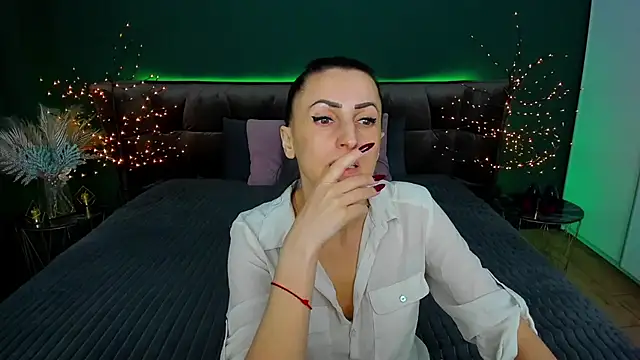 Rebecca Diamond online show from 03.03.25