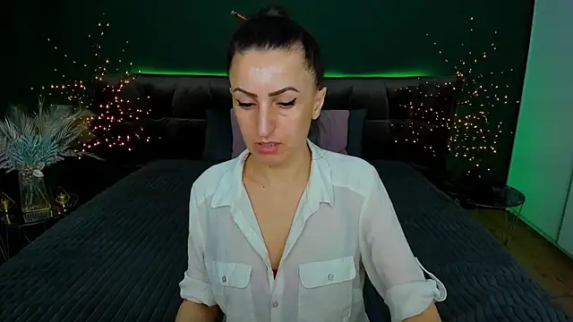 Rebecca Diamond online show from 03.09.25