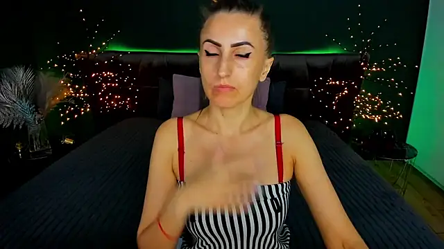 Rebecca Diamond online show from 09.22.25