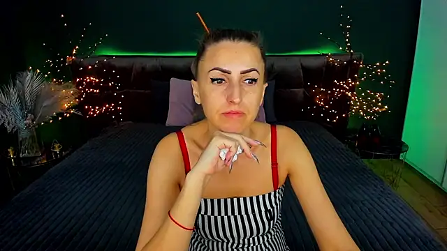 Rebecca Diamond online show from 09.25.25