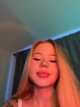 curchez  online show from 01.17.25