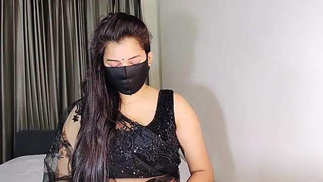 Snapshot of YourLovelyQueen chatting on 12.24.24 YourLovelyQueen online show from 12.24.24