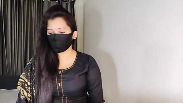 Snapshot of YourLovelyQueen chatting on 12.25.24 YourLovelyQueen online show from 12.25.24