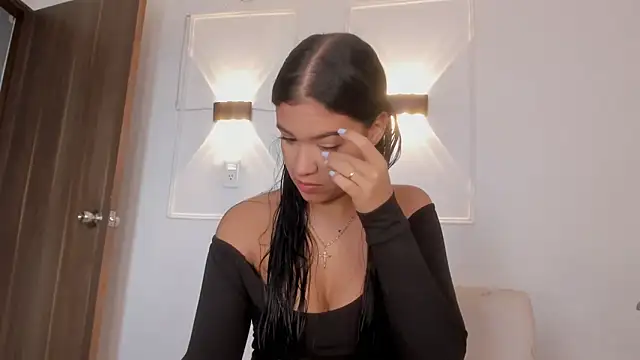 Hanna Risso online show from 04.11.26