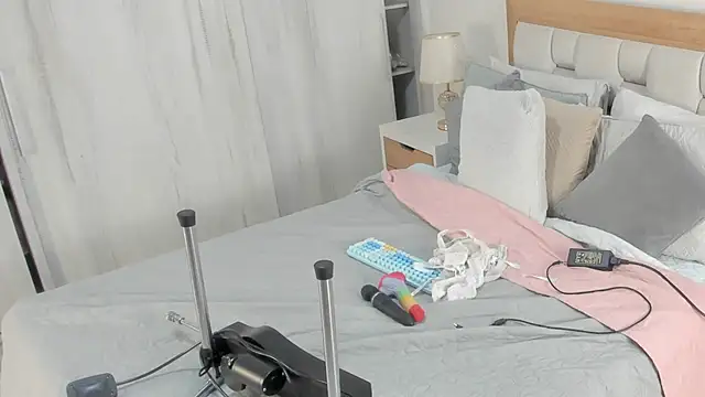 elena mature online show from 09.28.25