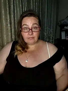 Snapshot of Iceprincess2bad4u chatting on 03.17.25 Iceprincess2bad4u online show from 03.17.25