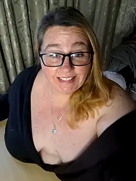 Snapshot of Iceprincess2bad4u chatting on 10.01.25 Iceprincess2bad4u online show from 10.01.25