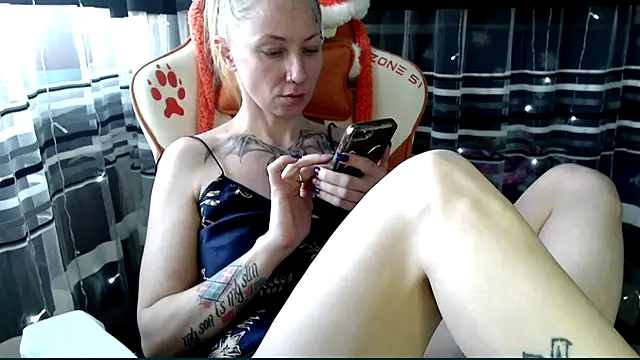 Snapshot of cold_lollipop chatting on 02.15.26 cold lollipop online show from 02.15.26