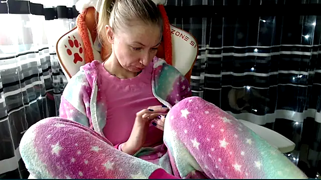 Snapshot of cold_lollipop chatting on 02.19.26 cold lollipop online show from 02.19.26