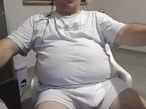 Snapshot of iron_boy80 chatting on 01.25.25 iron boy80 online show from 01.25.25