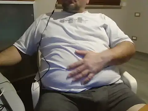 Snapshot of iron_boy80 chatting on 02.13.25 iron boy80 online show from 02.13.25