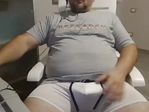 Snapshot of iron_boy80 chatting on 09.11.25 iron boy80 online show from 09.11.25