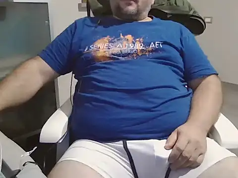 Snapshot of iron_boy80 chatting on 09.20.25 iron boy80 online show from 09.20.25