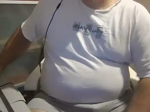 Snapshot of iron_boy80 chatting on 11.13.25 iron boy80 online show from 11.13.25