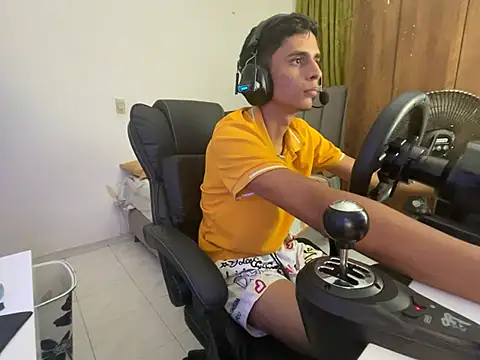 Snapshot of Max_TheHorseDick chatting on 01.26.25 Max TheHorseDick online show from 01.26.25