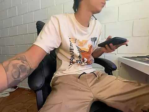 Max TheHorseDick online show from 01.12.26