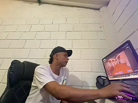 Max TheHorseDick online show from 01.17.26