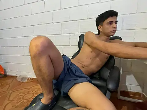 Max TheHorseDick online show from 03.10.26