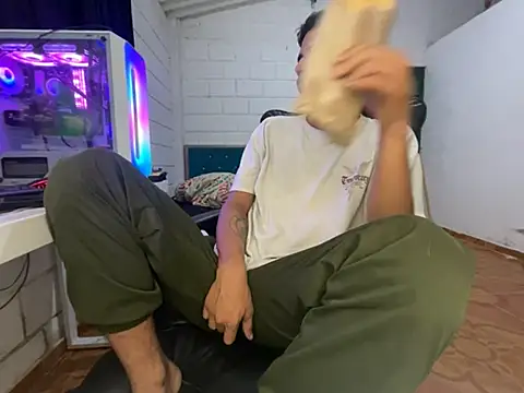 Max TheHorseDick online show from 03.27.26