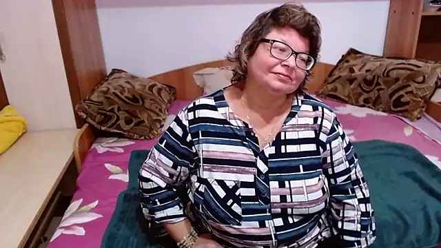 SweetMommaX online show from 10.16.25