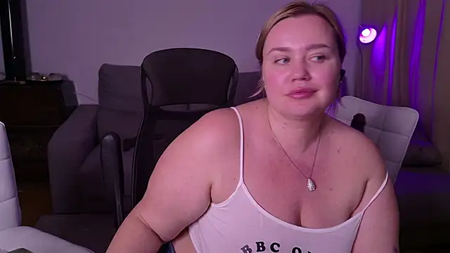 Snapshot of MargotGrey chatting on 03.12.25 MargotGrey online show from 03.12.25