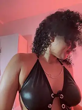 Snapshot of Electric_bae chatting on 01.17.25 Electric bae online show from 01.17.25