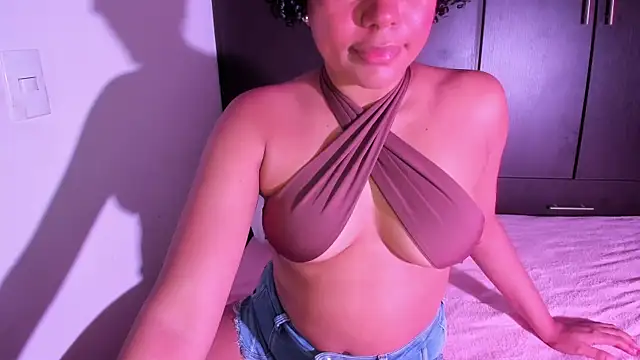 Snapshot of Electric_bae chatting on 09.24.25 Electric bae online show from 09.24.25