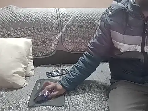 Snapshot of redvelvet_4 chatting on 12.19.25 redvelvet 4 online show from 12.19.25