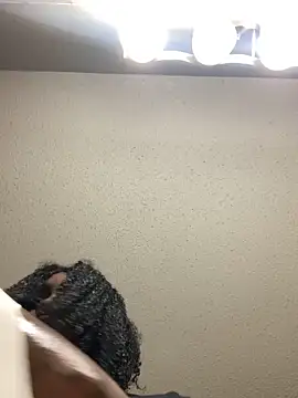 Snapshot of Foreignthababyy chatting on 11.18.25 Foreignthababyy online show from 11.18.25