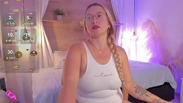 Snapshot of halaaa_1 chatting on 01.24.25 halaaa 1 online show from 01.24.25