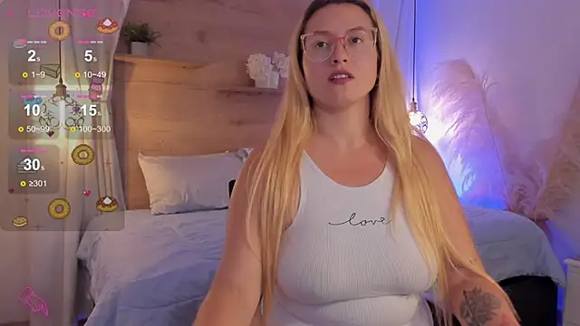 Snapshot of halaaa_1 chatting on 02.12.25 halaaa 1 online show from 02.12.25