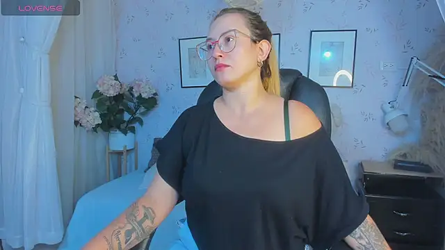 Snapshot of halaaa_1 chatting on 11.07.25 halaaa 1 online show from 11.07.25