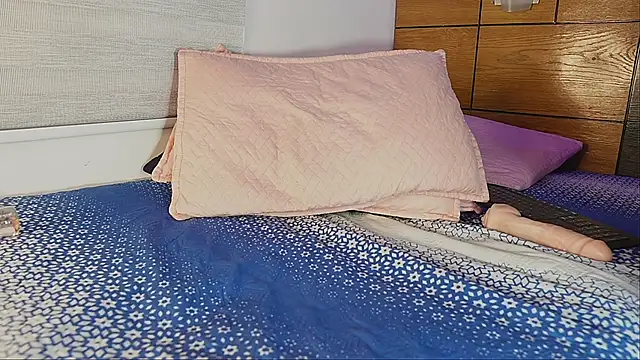 Snapshot of mssburbuja chatting on 02.19.25 mssburbuja online show from 02.19.25