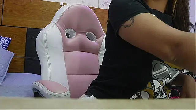 Snapshot of mssburbuja chatting on 03.22.25 mssburbuja online show from 03.22.25