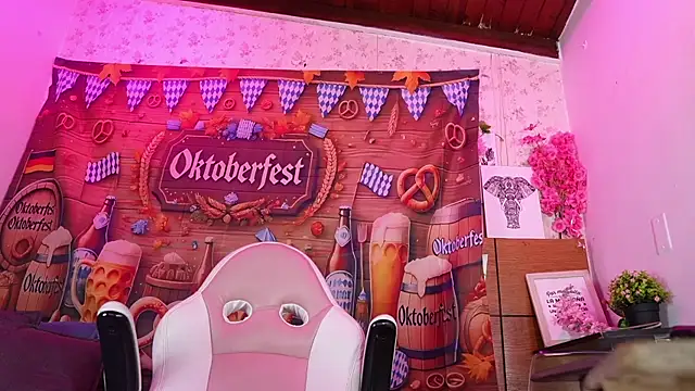 Snapshot of mssburbuja chatting on 09.23.25 mssburbuja online show from 09.23.25