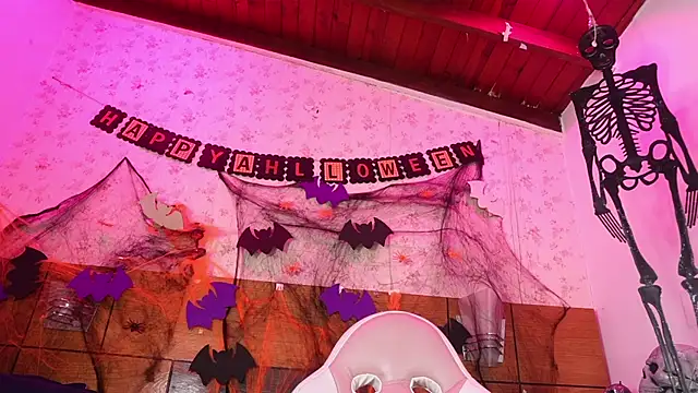 Snapshot of mssburbuja chatting on 10.21.25 mssburbuja online show from 10.21.25