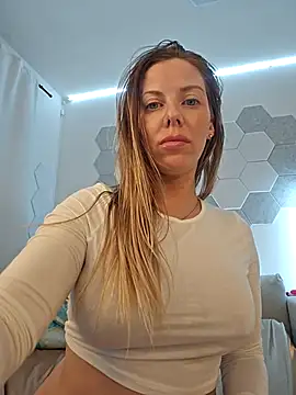 Snapshot of novaforyou1 chatting on 03.06.25 novaforyou1 online show from 03.06.25